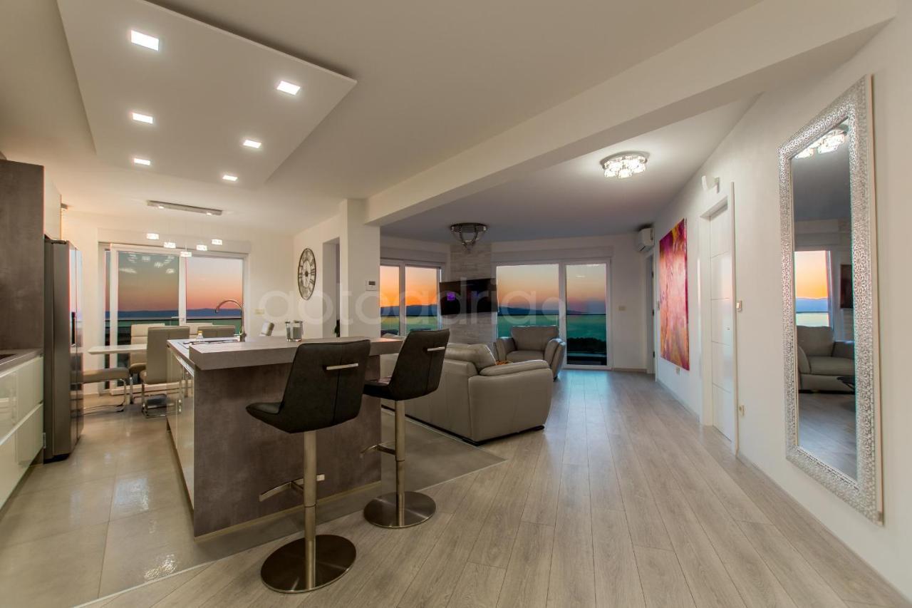 Exclusive Penthouse Big Blue With Private Jacuzzi Leilighet Makarska Eksteriør bilde