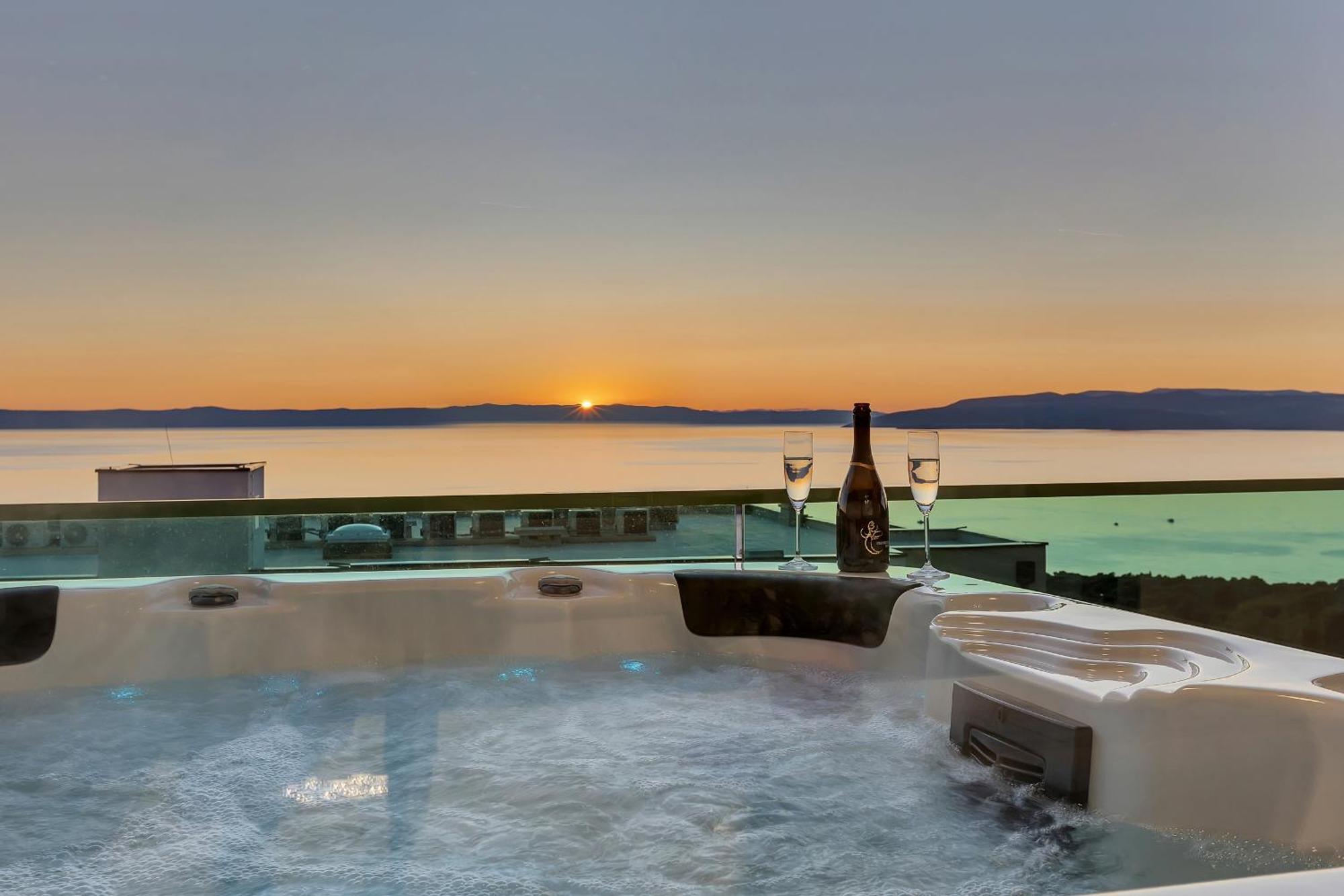 Exclusive Penthouse Big Blue With Private Jacuzzi Leilighet Makarska Eksteriør bilde