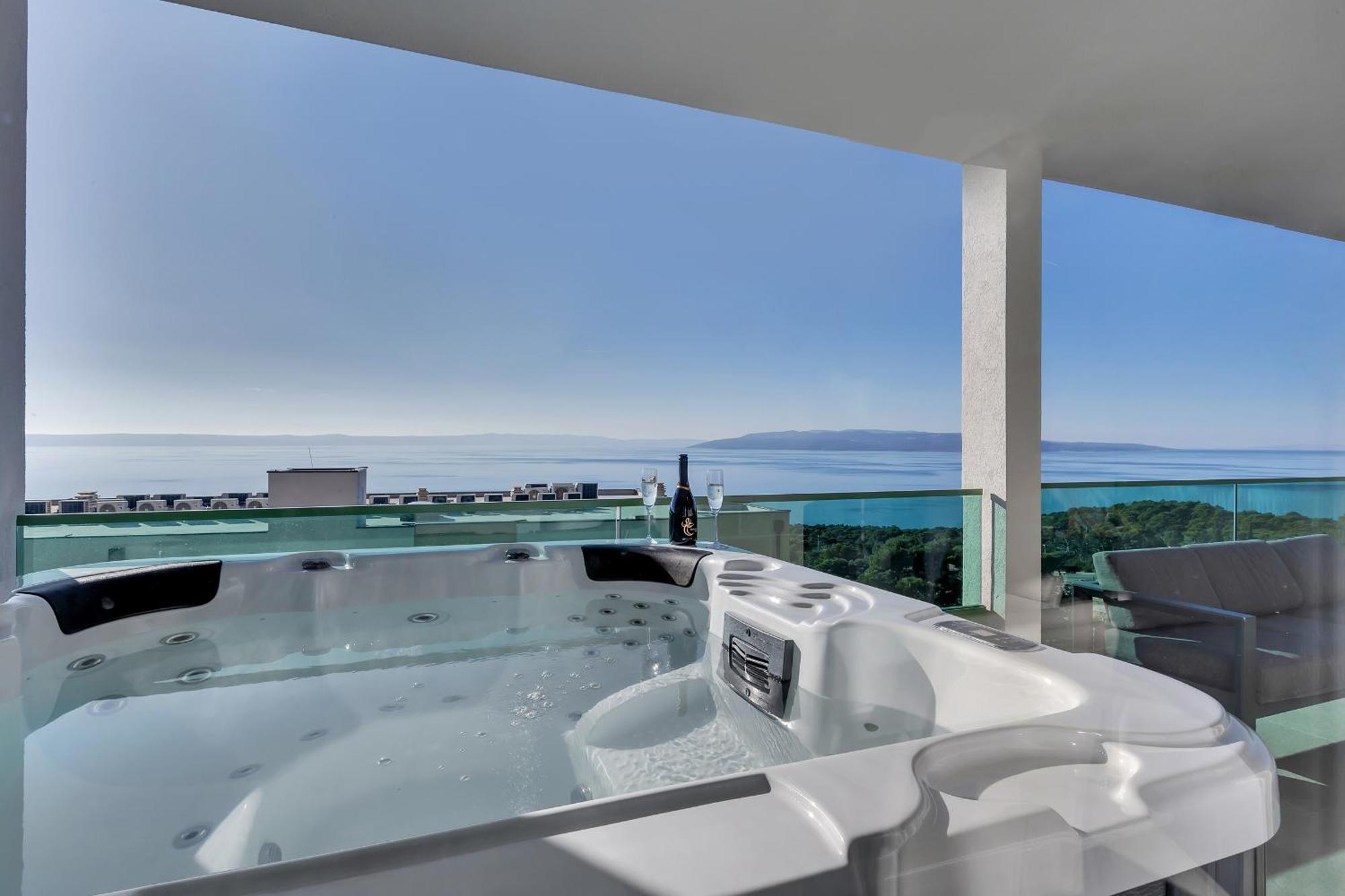 Exclusive Penthouse Big Blue With Private Jacuzzi Leilighet Makarska Eksteriør bilde