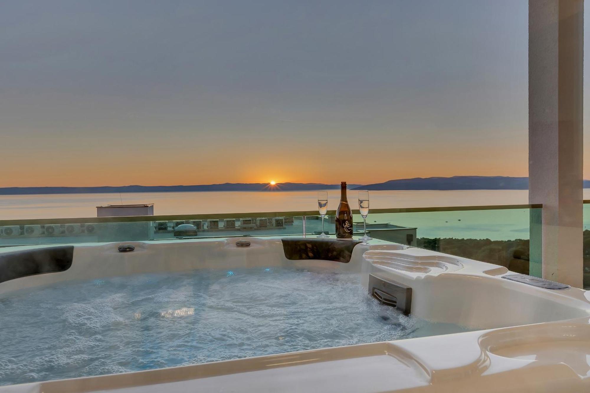 Exclusive Penthouse Big Blue With Private Jacuzzi Leilighet Makarska Eksteriør bilde