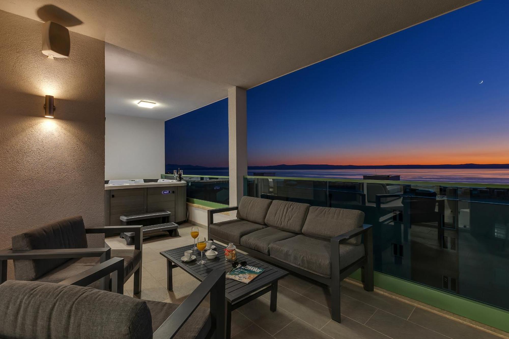 Exclusive Penthouse Big Blue With Private Jacuzzi Leilighet Makarska Eksteriør bilde
