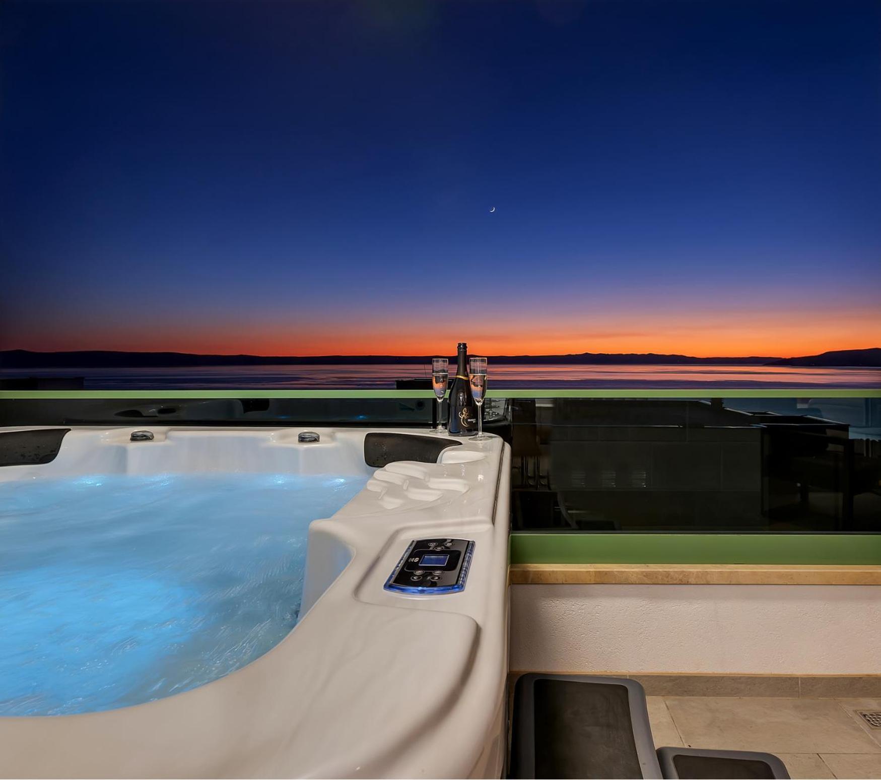 Exclusive Penthouse Big Blue With Private Jacuzzi Leilighet Makarska Eksteriør bilde
