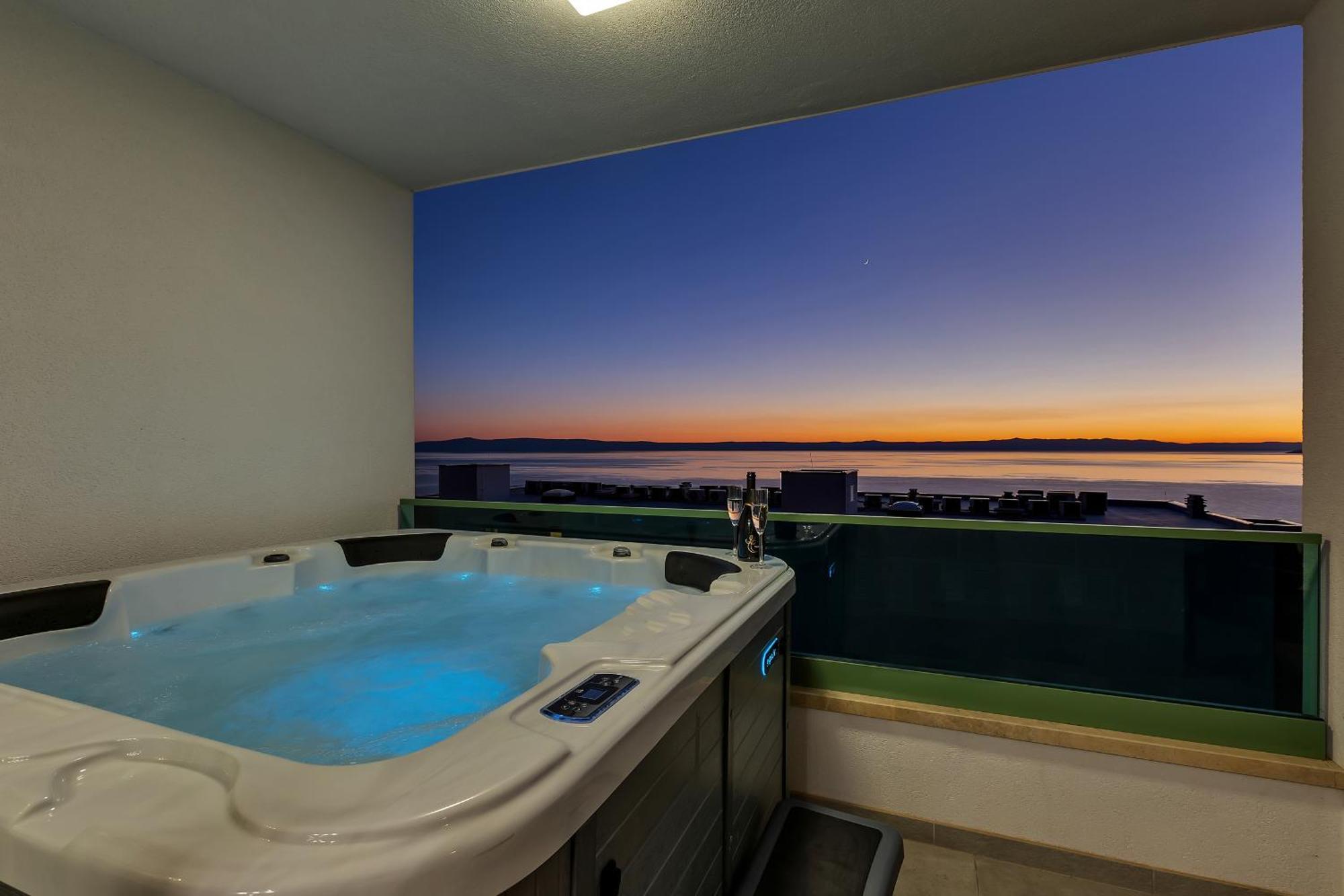 Exclusive Penthouse Big Blue With Private Jacuzzi Leilighet Makarska Eksteriør bilde