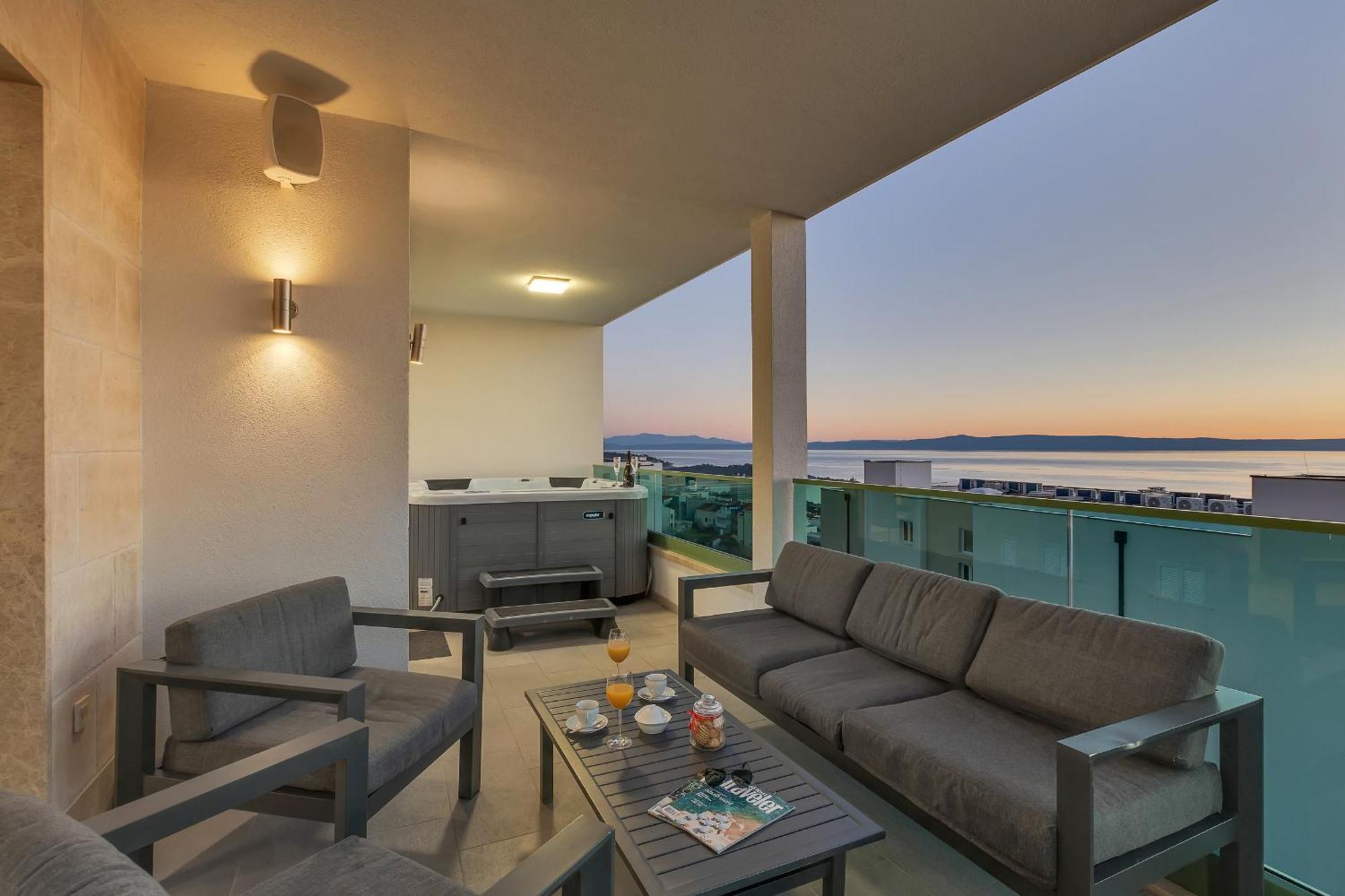 Exclusive Penthouse Big Blue With Private Jacuzzi Leilighet Makarska Eksteriør bilde